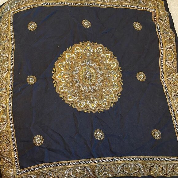 Silk small scarf/pocket square hand rolled edges black and gold - Picture 5 of 9